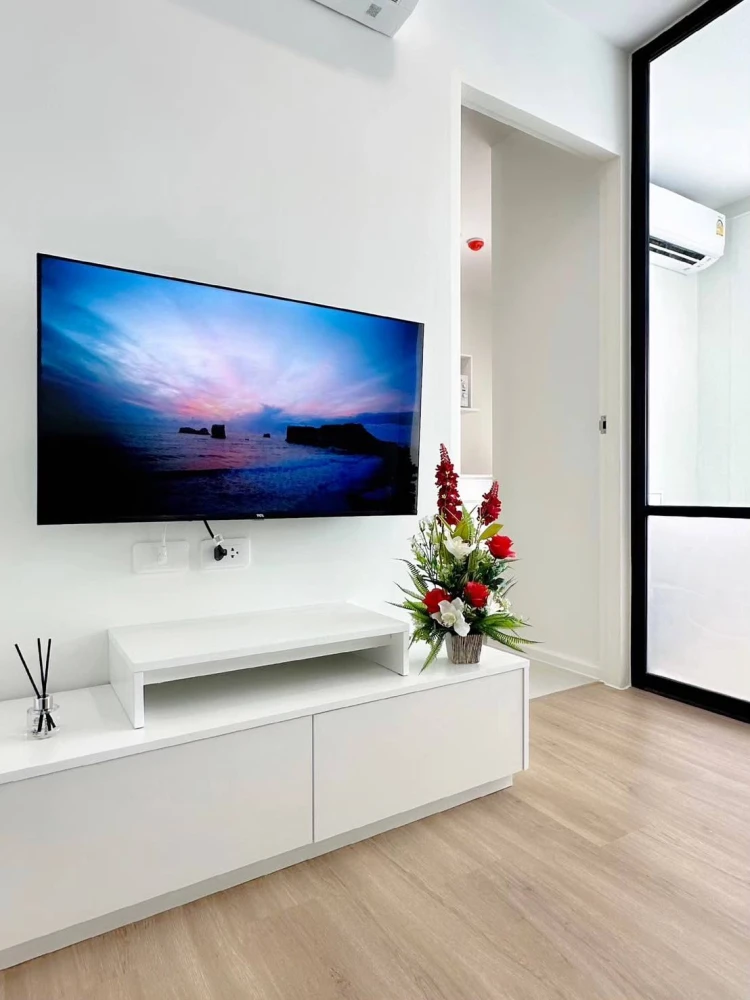 Selling iCondo Active Phatthanakan, 4th floor unit, fully furnished with appliances. Don't miss out!