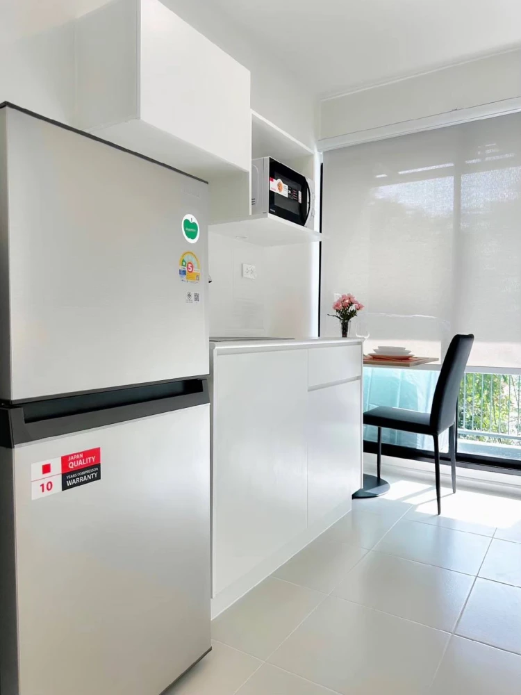 Selling iCondo Active Phatthanakan, 4th floor unit, fully furnished with appliances. Don't miss out!