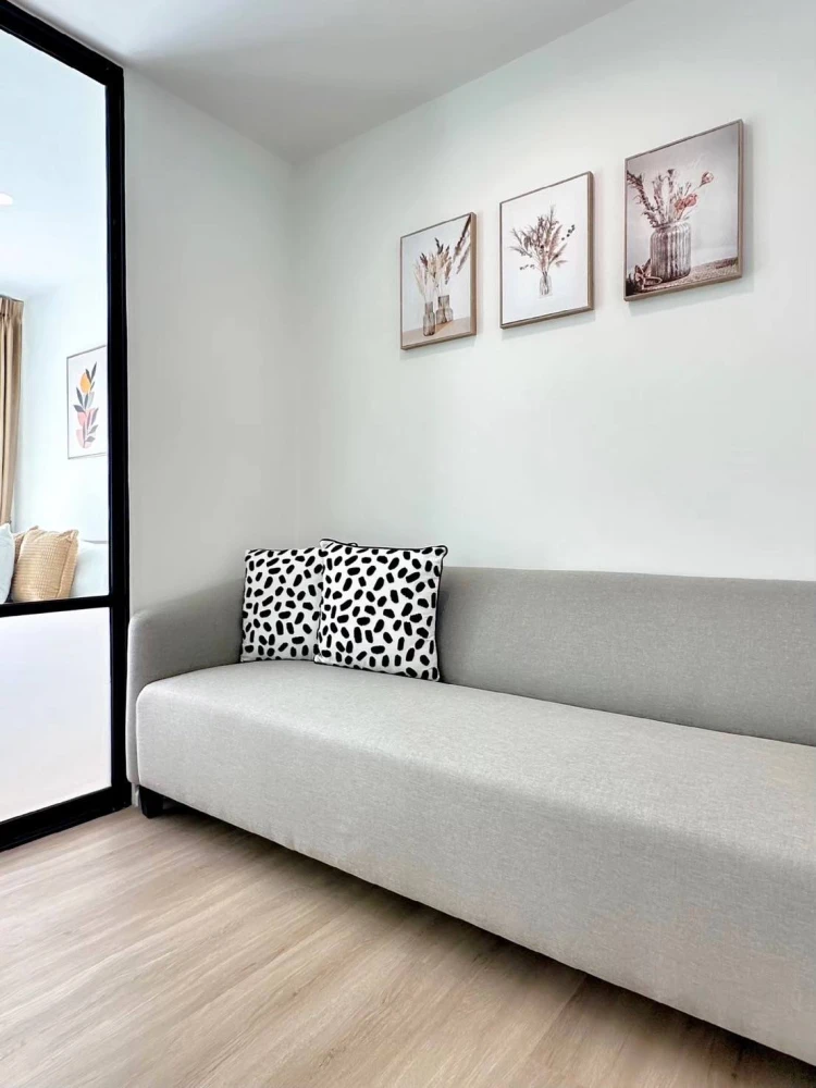 Selling iCondo Active Phatthanakan, 4th floor unit, fully furnished with appliances. Don't miss out!