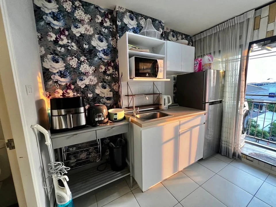 Selling iCondo Green Space Sukhumvit 77, 6th floor unit, fully furnished. What are you waiting for?