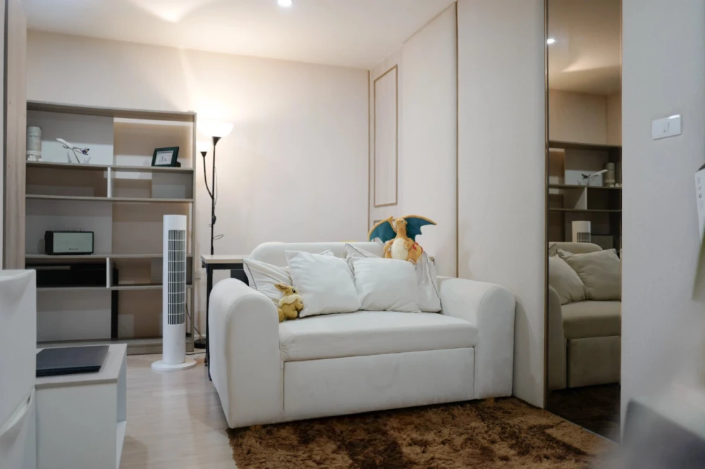For sale: Icondo Green Space Sukhumvit 77, Phase 1, 7th floor, corner unit, fully furnished with built-in furniture. Reserve now and you won't be disa