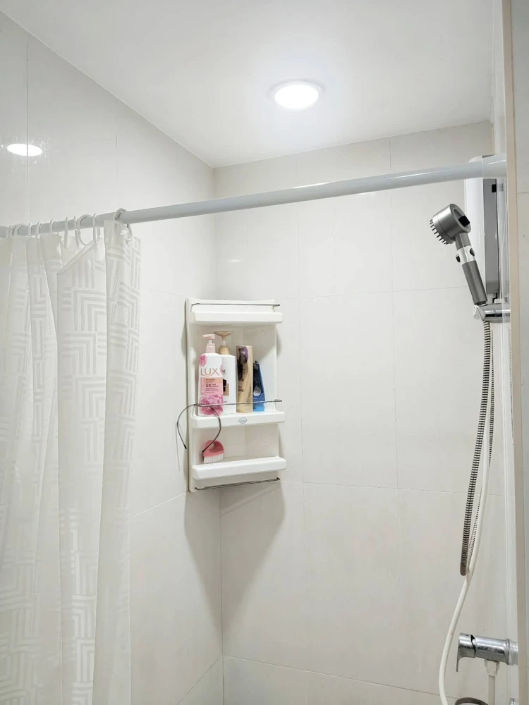 Selling iCondo Ngamwongwan 2, 1 bedroom, 1 bathroom, 1st floor. Fully furnished. Just bring your bags and move in!