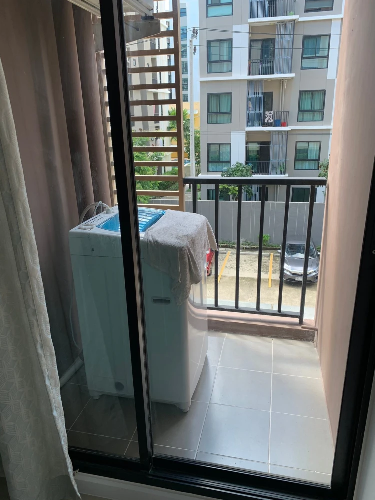 Selling Icondo Salaya 2, 1 bedroom, 1 bathroom, 3rd floor. Great location, convenient transportation. What are you waiting for?