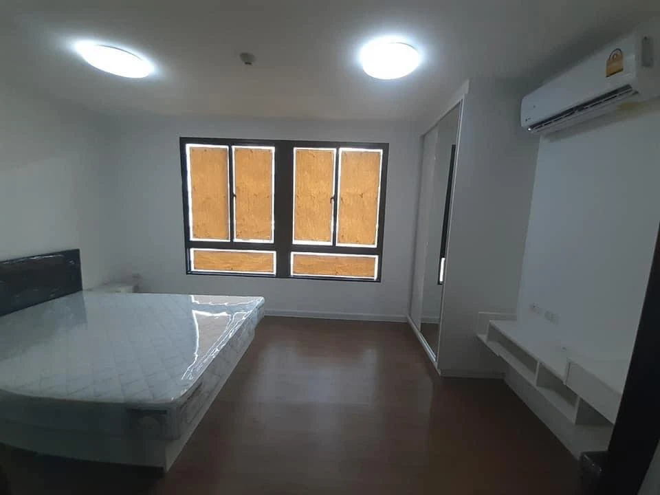 For sale: Icondo Salaya 2, 6th floor, pool view, fully furnished, interested in booking now, don't wait.