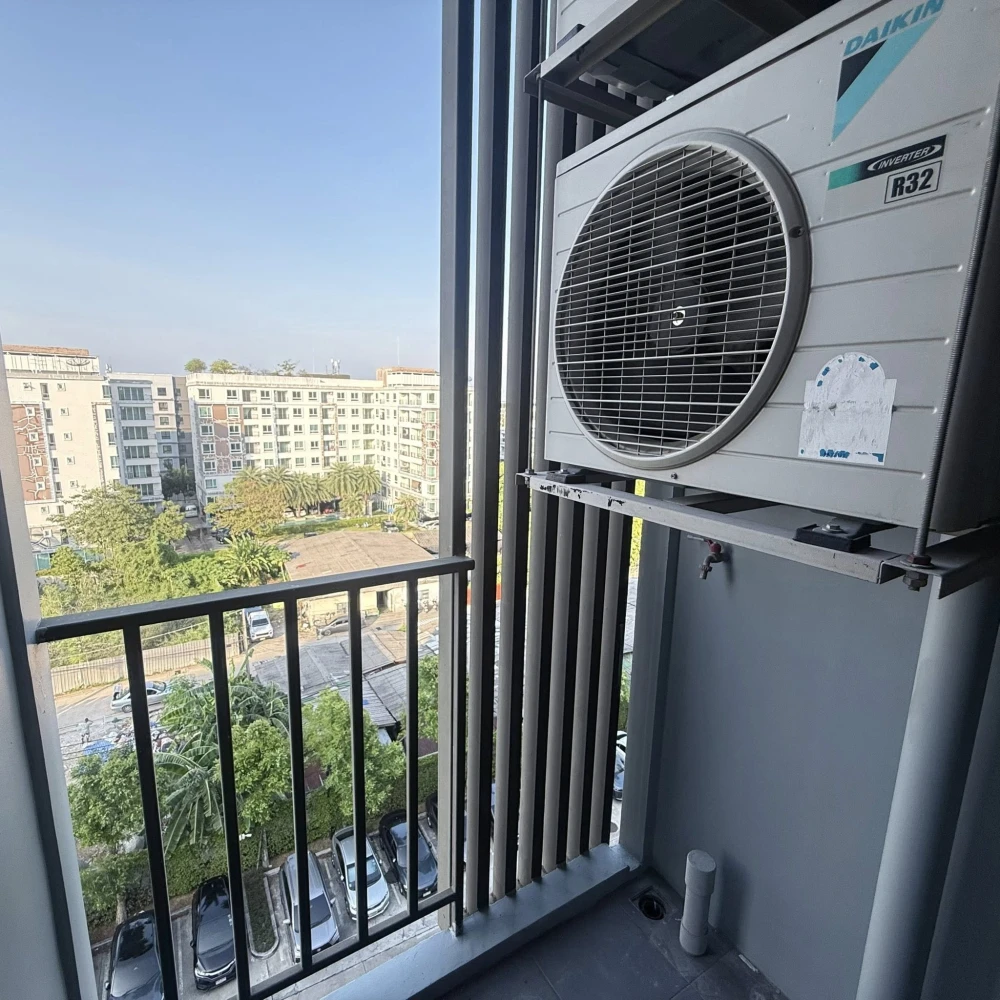 Selling iCondo Serithai Green Space, 1 bedroom, 1 bathroom. Great location, convenient transportation. Don't miss this great deal!