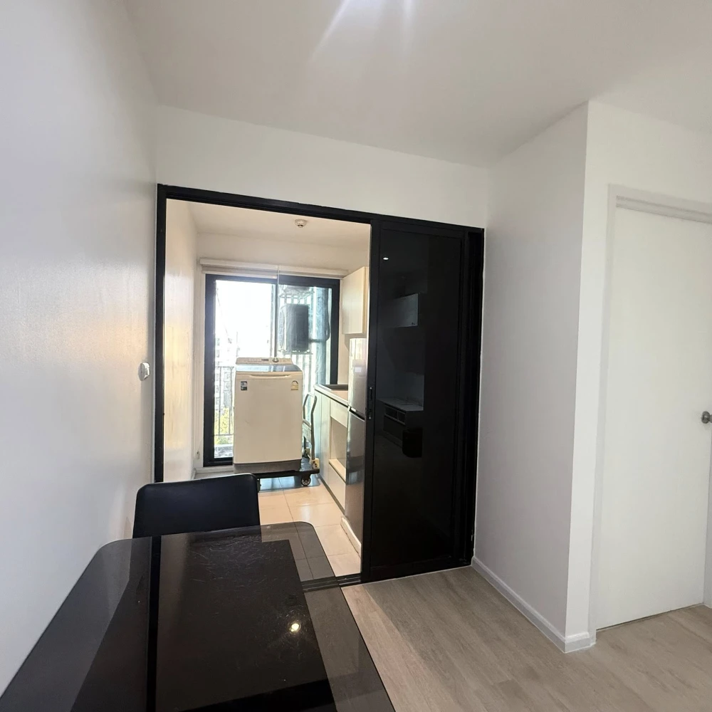 Selling iCondo Serithai Green Space, 1 bedroom, 1 bathroom. Great location, convenient transportation. Don't miss this great deal!