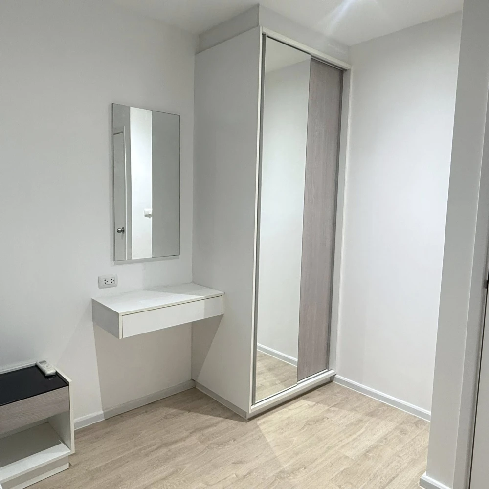 Selling iCondo Serithai Green Space, 1 bedroom, 1 bathroom. Great location, convenient transportation. Don't miss this great deal!