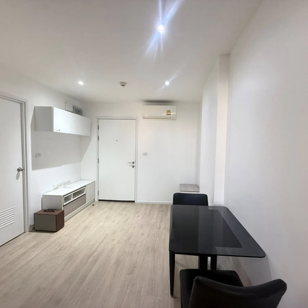 Selling iCondo Serithai Green Space, 1 bedroom, 1 bathroom. Great location, convenient transportation. Don't miss this great deal!
