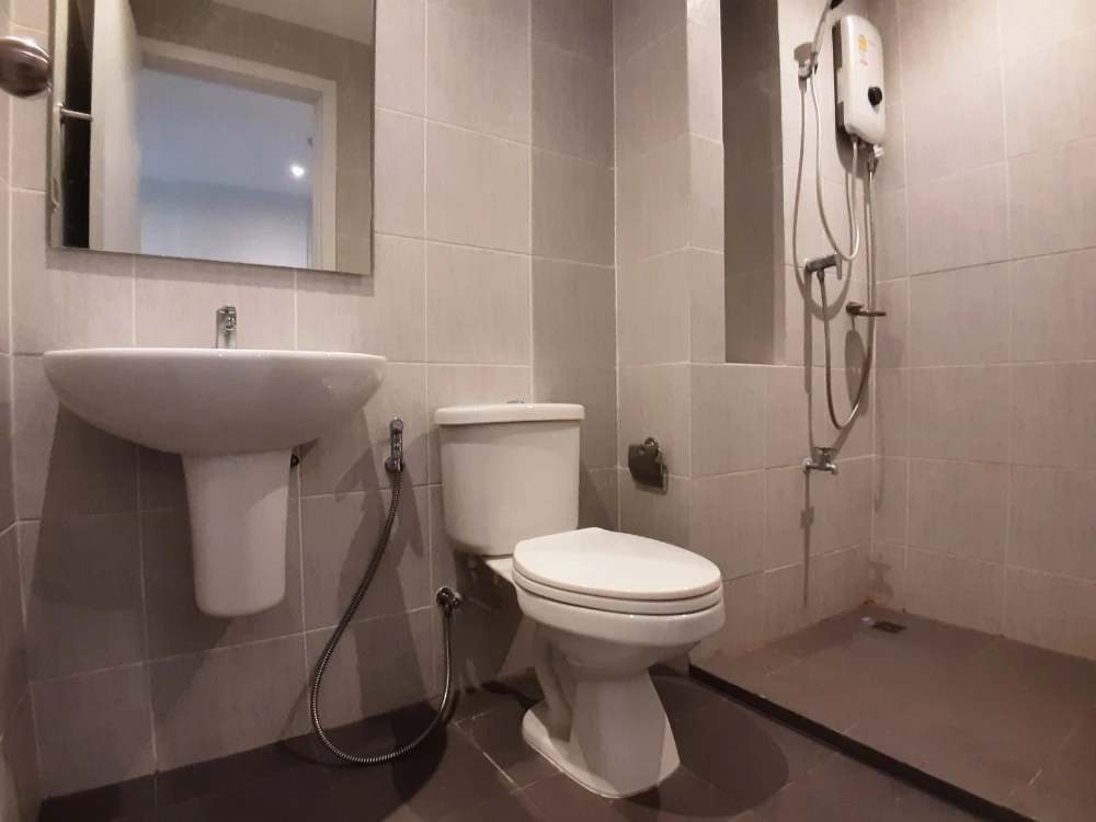 Selling ICondo Serithai Green Space, 3rd floor. A great project, fully furnished. Book now!