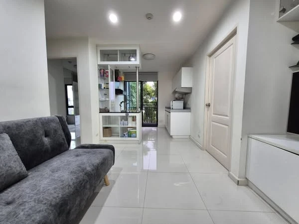 For sale: iCondo Sukhapiban 2, spacious rooms with plenty of usable space, comes with complete amenities. Reserve now!