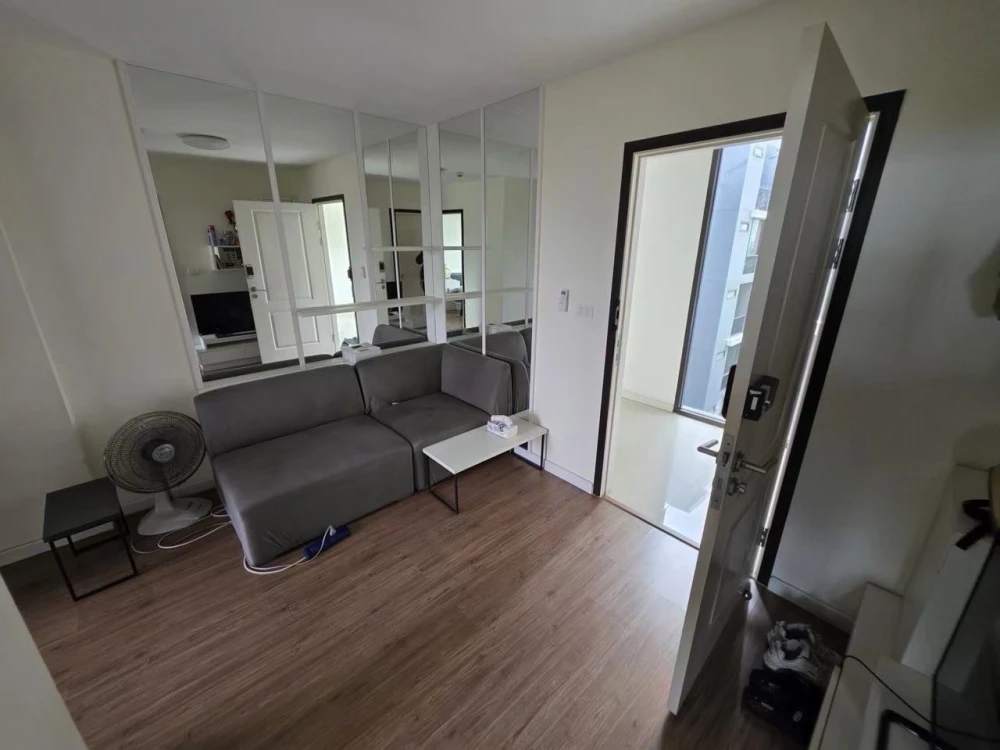 Selling iCondo Sukhumvit 103, 1 bedroom, 1 bathroom, 5th floor. Great location, convenient transportation. Book now!