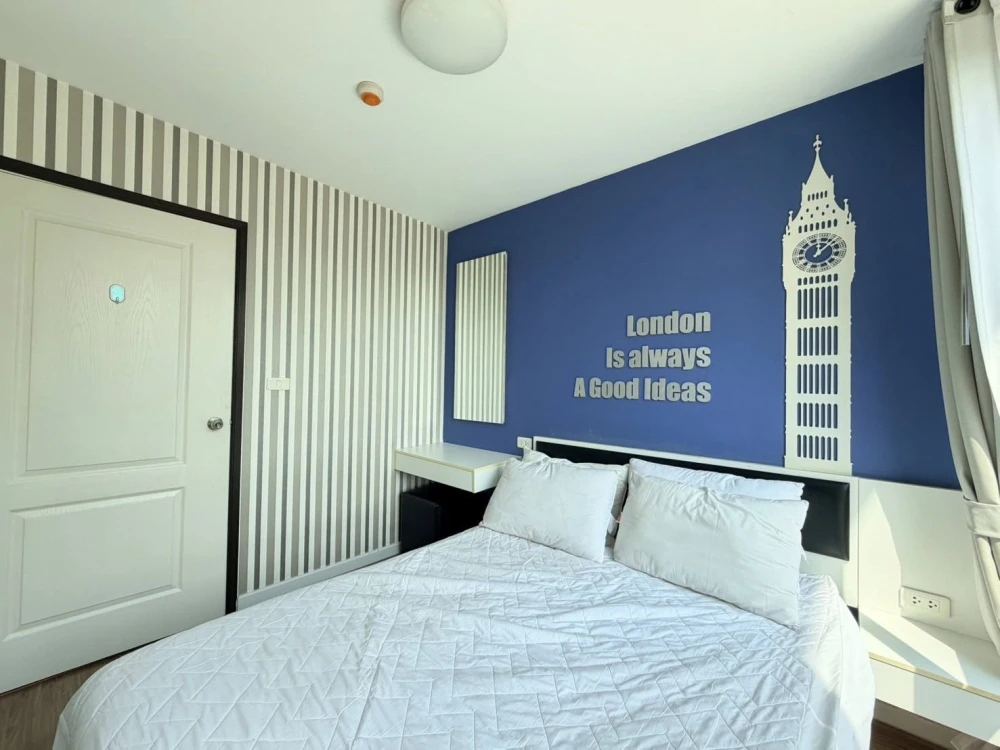 Selling iCondo Sukhumvit 103, 1 bedroom, 1 bathroom. High-quality wallpaper installed. Convenient location. Don't miss out!
