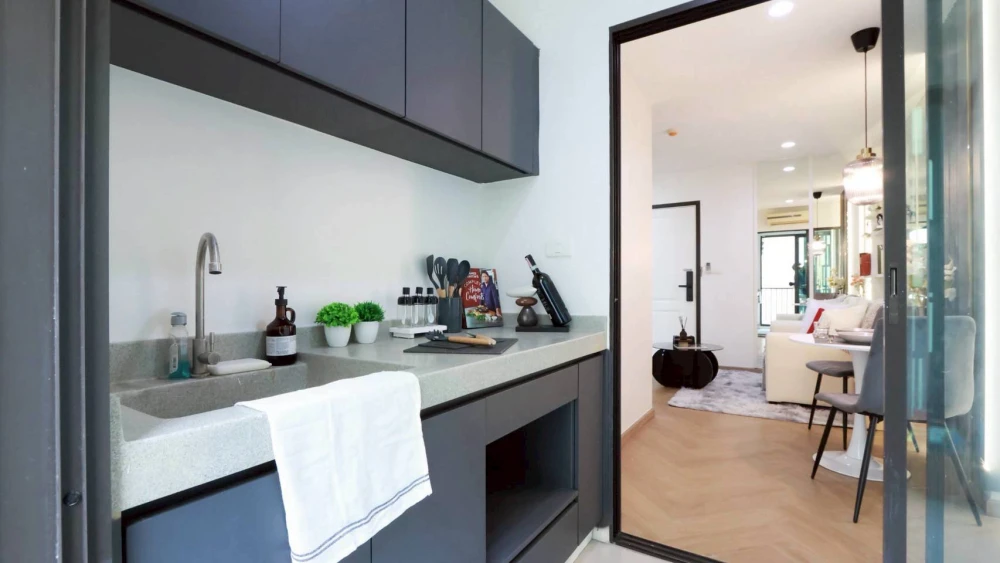 For sale: ICONDO Sukhumvit 103, decorated in a Modern Classic style, luxurious atmosphere, comfortable to the eyes, giving the feeling of being in a h