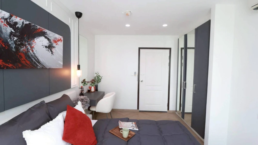 For sale: ICONDO Sukhumvit 103, decorated in a Modern Classic style, luxurious atmosphere, comfortable to the eyes, giving the feeling of being in a h
