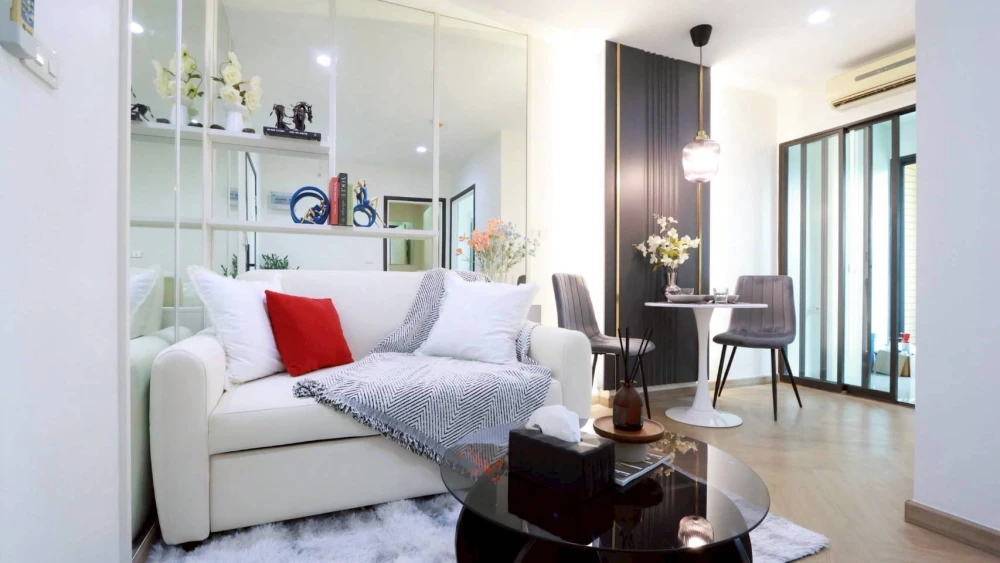 For sale: ICONDO Sukhumvit 103, decorated in a Modern Classic style, luxurious atmosphere, comfortable to the eyes, giving the feeling of being in a h