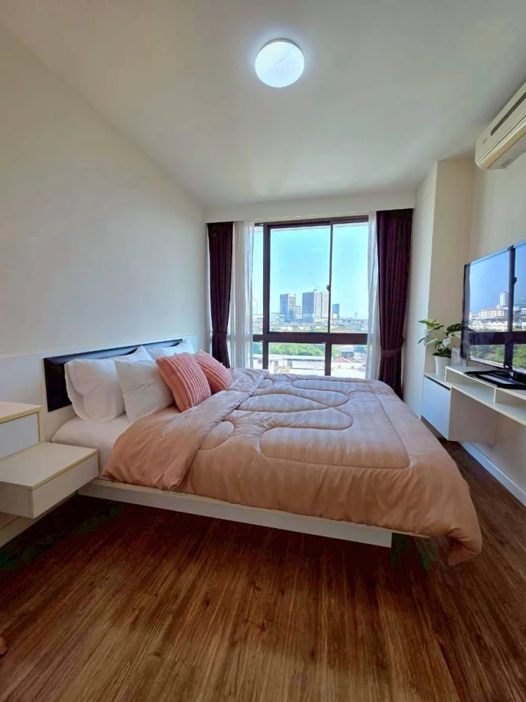 Selling Icondo Sukhumvit 103, 1 bedroom, 1 bathroom unit. Unobstructed view. Fully furnished with appliances. Don't miss out!
