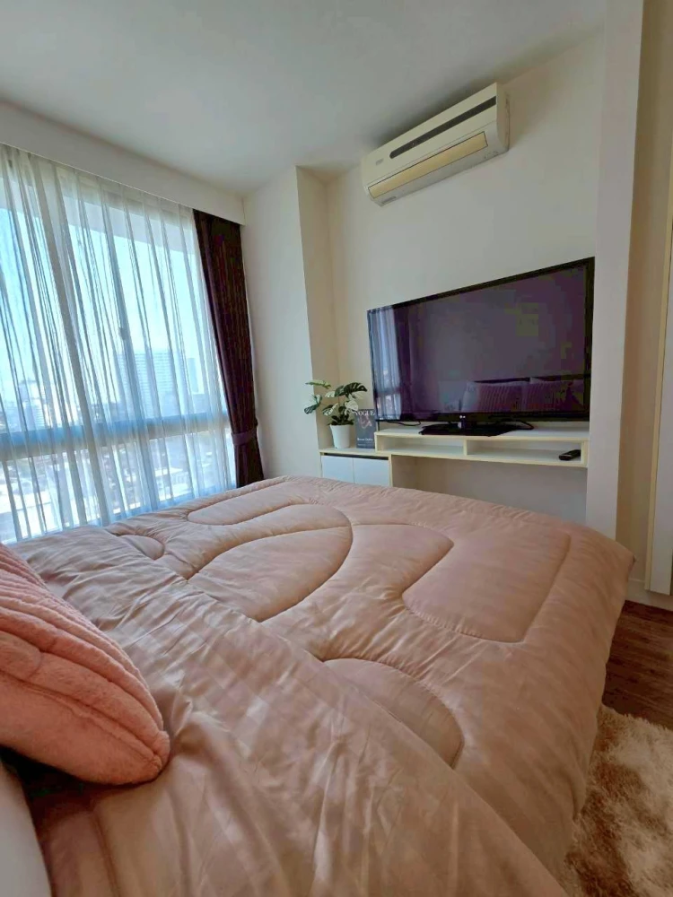 Selling Icondo Sukhumvit 103, 1 bedroom, 1 bathroom unit. Unobstructed view. Fully furnished with appliances. Don't miss out!