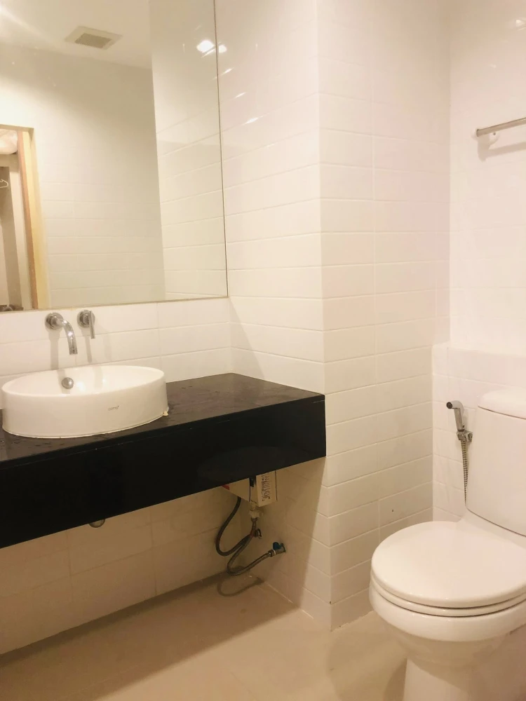 Selling Ideo Mix Sukhumvit 103, 5th floor, Building A. Wallpaper throughout the unit, fully furnished. First come, first served.