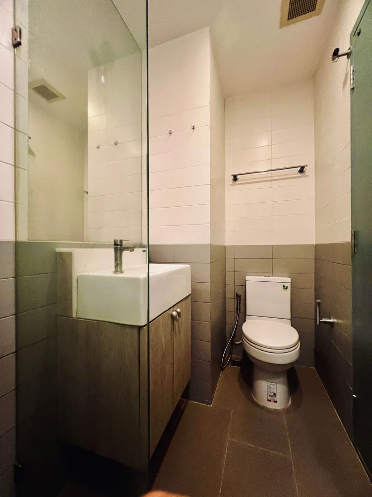 For sale: Ideo Mobi Rama 9, 17th floor, nice room, fully furnished, reserve now, don't delay.