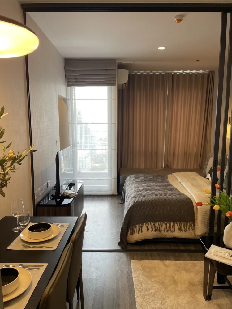 [FOR SALE] Ideo Mobi Rangnam | High-Floor 1-Bed on 28th Floor with Peaceful Park Views near BTS Victory Monument 🏢🌳✨