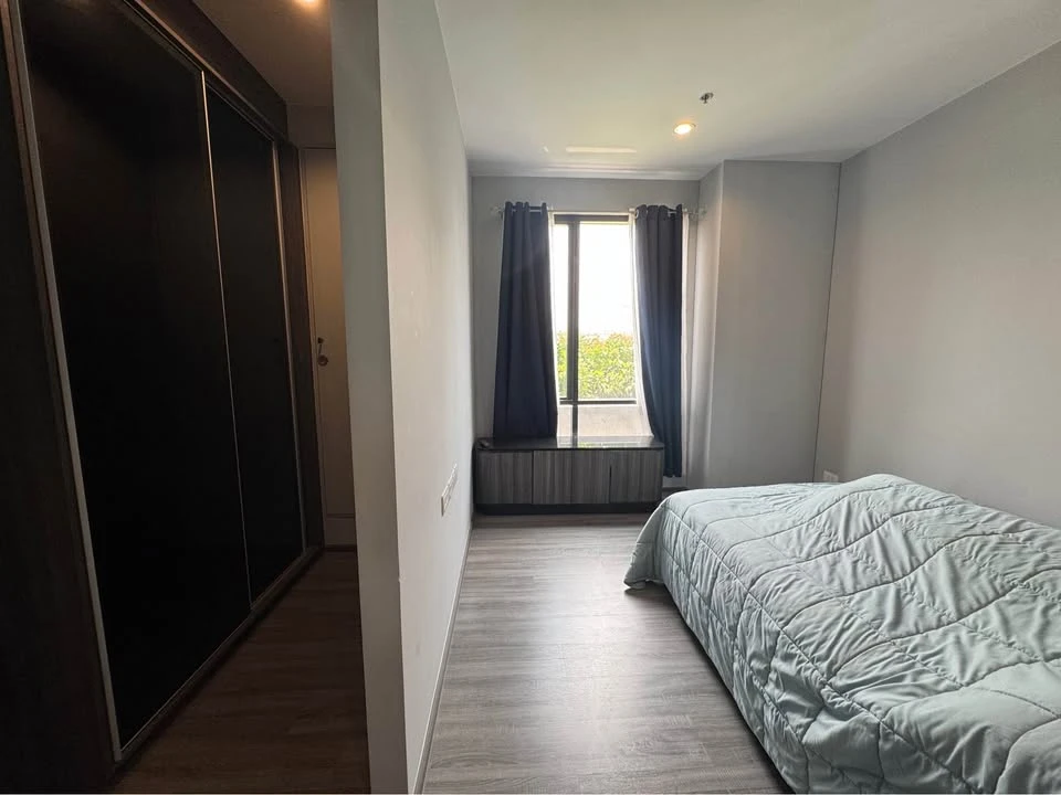 Selling Ideo Mobi Rangnam, 21st floor, corner unit. High floor, unobstructed view, overlooking the garden. Quiet and peaceful, not crowded. Book now!