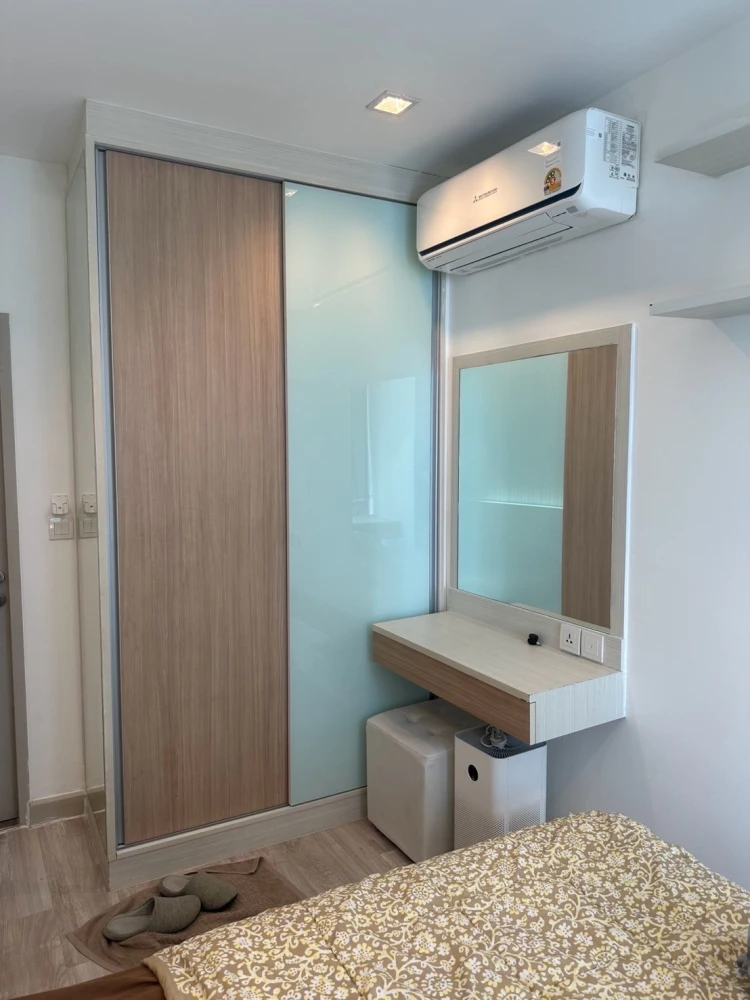 Selling Ideo Mobi Sathorn, 15th floor, fully furnished. Book now!