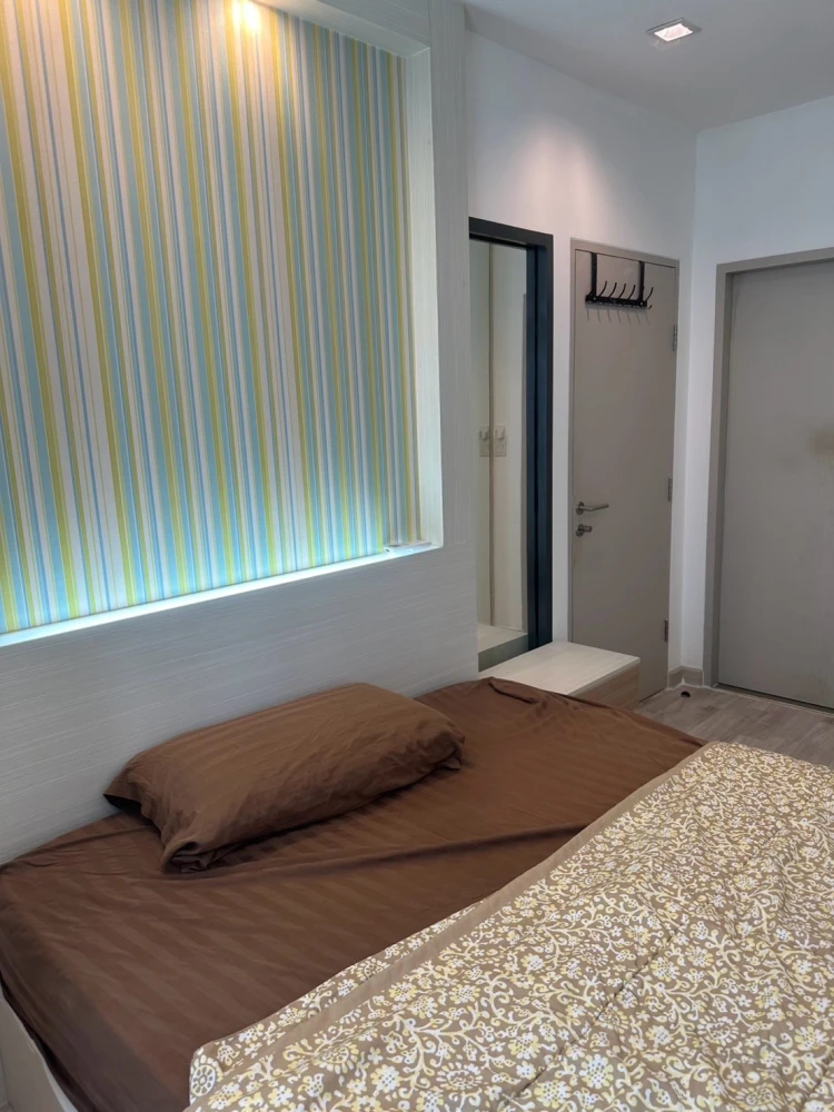 Selling Ideo Mobi Sathorn, 15th floor, fully furnished. Book now!