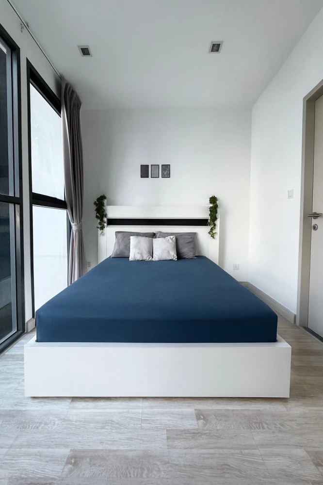 Selling Ideo Mobi Sathorn, 6th floor, duplex unit (2 floors), fully furnished. Book now!