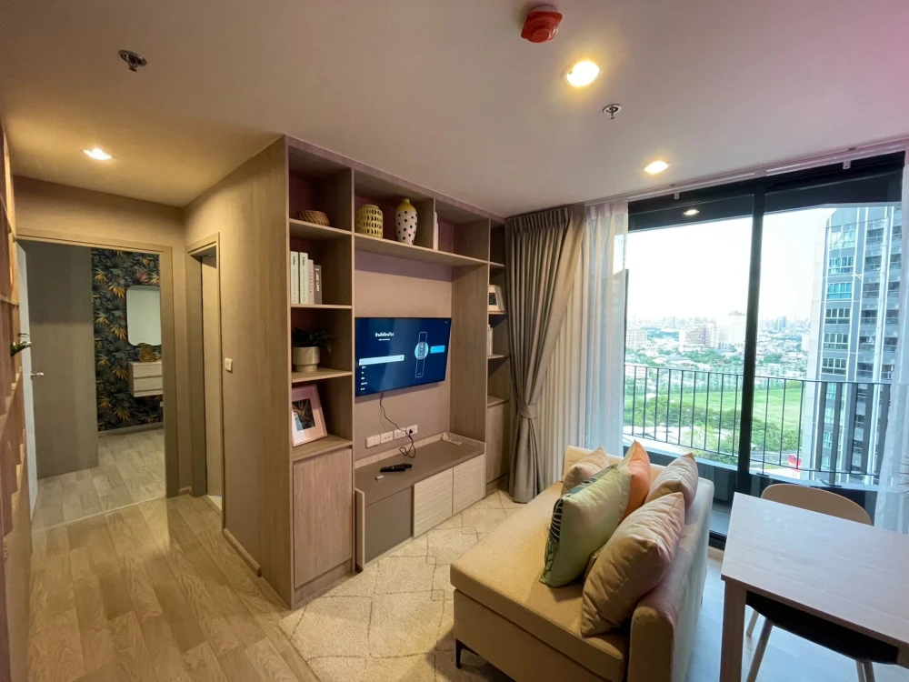 For sale: Ideo Mobi Sukhumvit East Point, 1 bedroom, 1 bathroom, stunningly decorated, with beautiful wallpaper, fully furnished, don't miss out.
