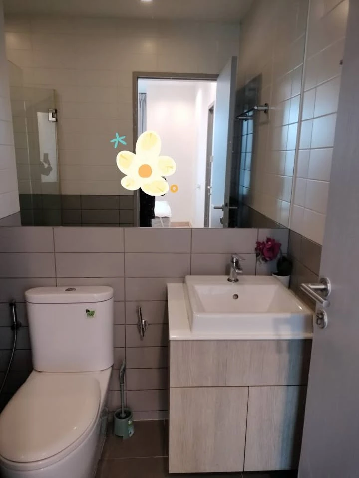 For sale: Ideo Mobi Sukhumvit, 19th floor, comes with complete furniture and appliances. Reserve now, don't wait.