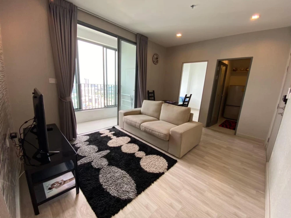 Selling Ideo Mobi Sukhumvit condo. Nice unit, fully furnished, high floor, beautiful view. Book now!