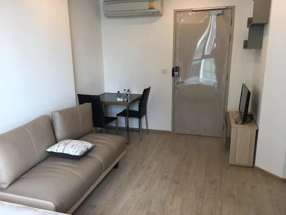 For sale: IDEO Q CHULA SAMYAN, fully furnished, ready to move in, with furniture and appliances. Hurry and buy now!