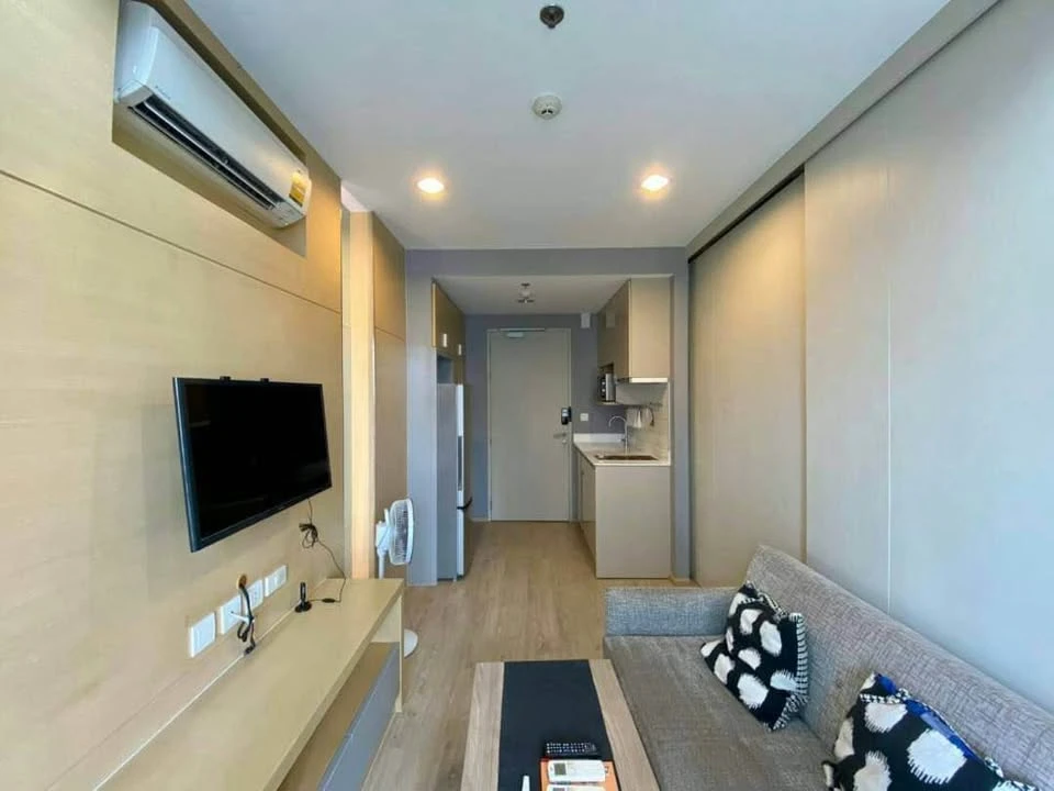 For sale: Ideo Q Ratchatewi, fully furnished with appliances. Just bring your own and move in.