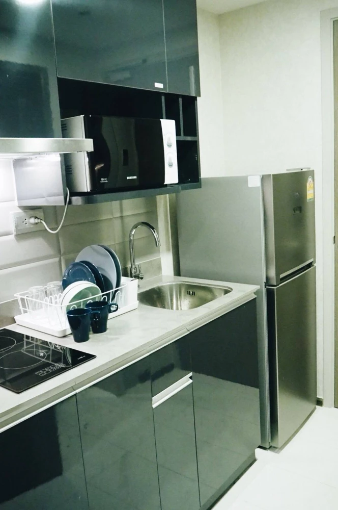 Selling IDEO Q Siam–Ratchatewi condo. Nice unit, fully furnished, high floor, beautiful view. Book now!