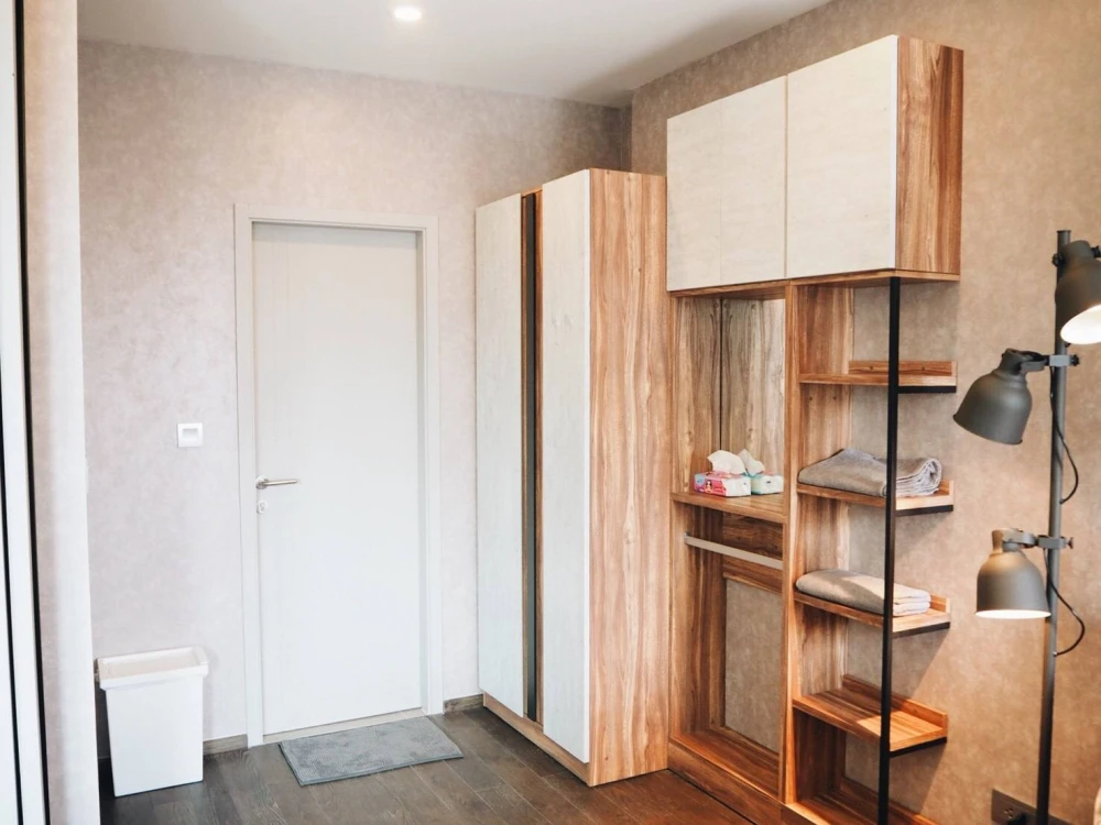 Selling IDEO Q Siam–Ratchatewi condo. Nice unit, fully furnished, high floor, beautiful view. Book now!