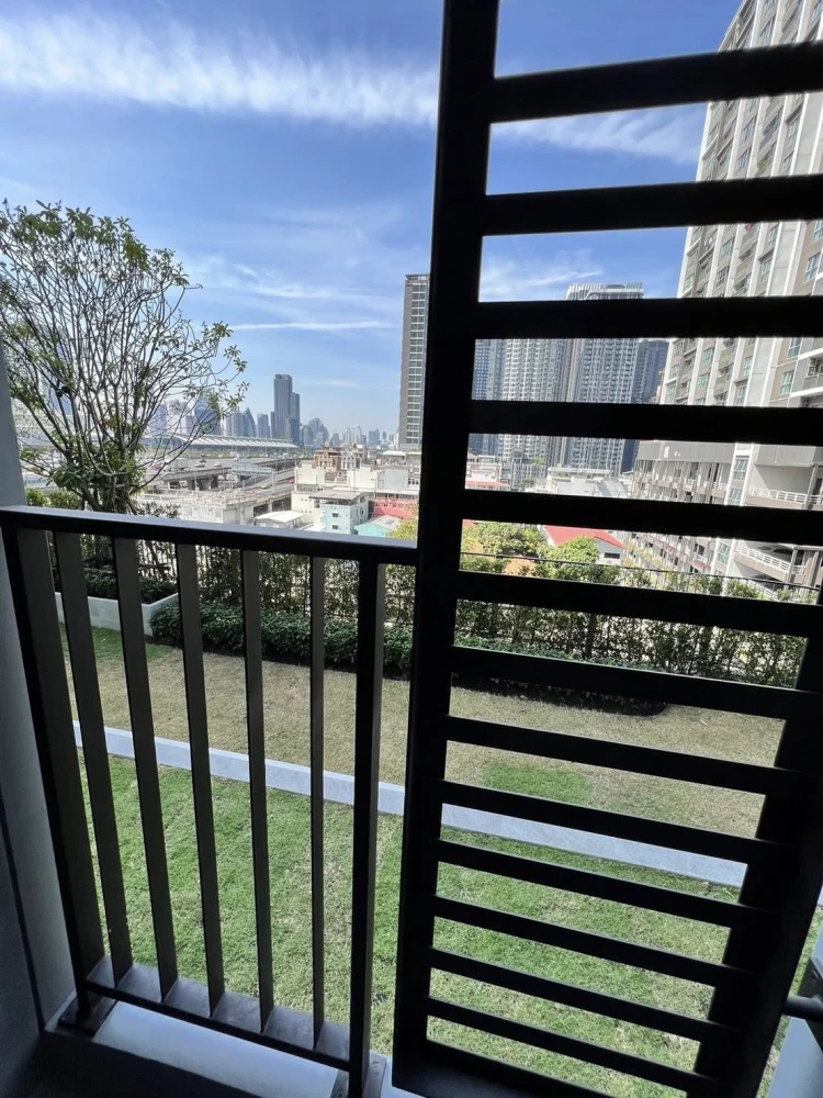 For sale: IDEO RAMA 9–ASOKE, beautiful room, stylishly decorated, comes with built-in wardrobe, reserve now.