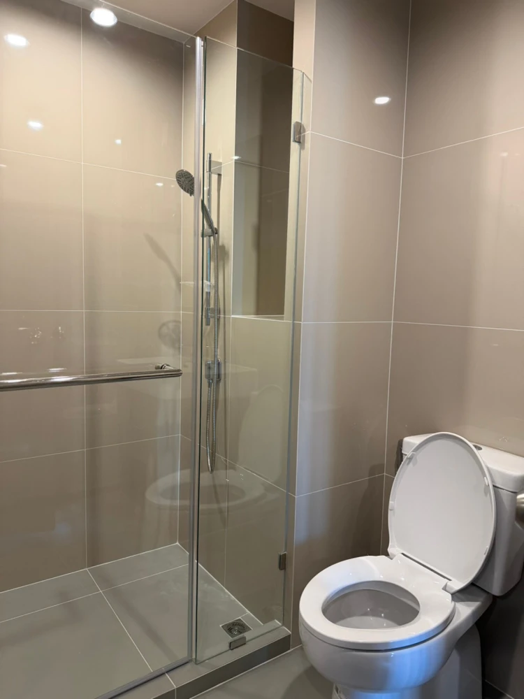 Selling Ideo Ramkhamhaeng - Lam Sali Station condo, 9th floor, fully furnished. Buy now!