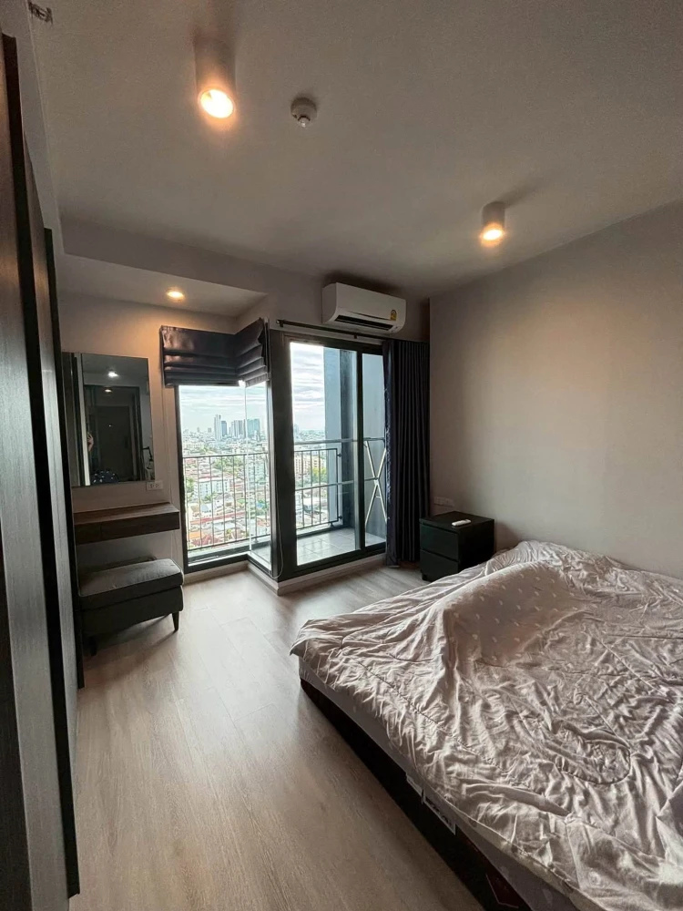 Selling Ideo Ratchada-Sutthisan, 20th floor, fully furnished unit, ready to move in. Interested? Book now!