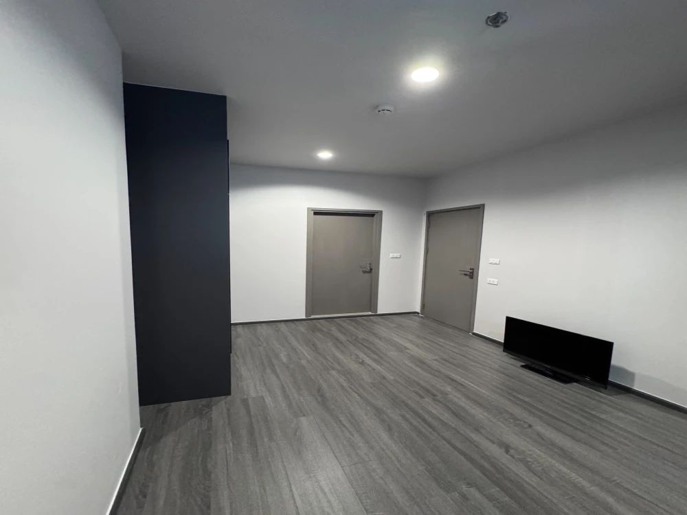 Selling Ideo Sukhumvit - Rama 4, 11th floor unit with spacious living area, excellent location, and convenient transportation. Don't miss out!