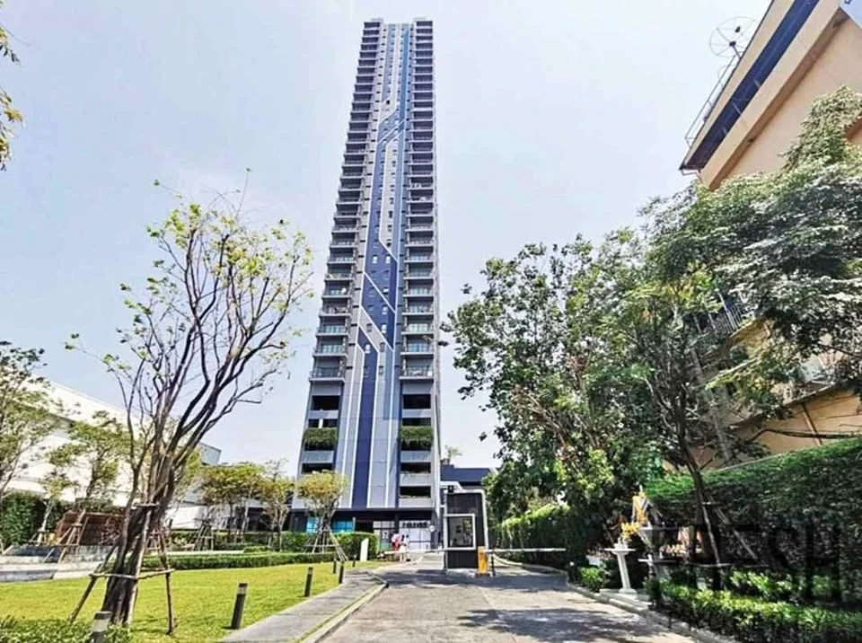 Selling IDEO Sukhumvit 115, high floor unit, great ventilation, fully furnished. Book now!