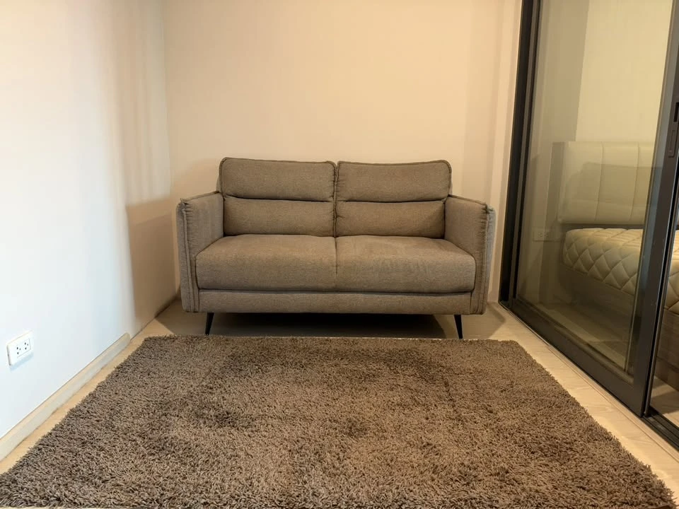 For sale: Unit at IDEO Thaphra Interchange, located on the 17th floor with a beautiful view. The unit comes unfurnished, allowing you to decorate it t