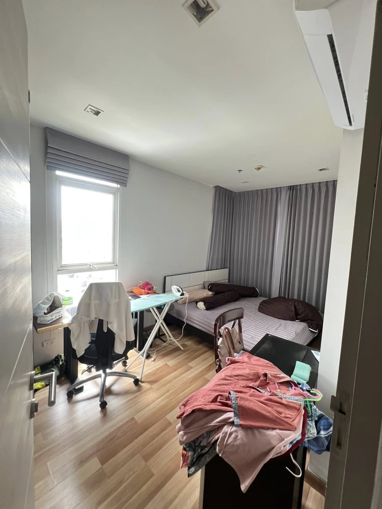 For sale: Ideo Verve Ratchaprarop, spacious room with plenty of usable space, comes fully furnished and equipped with amenities. Don't miss out!