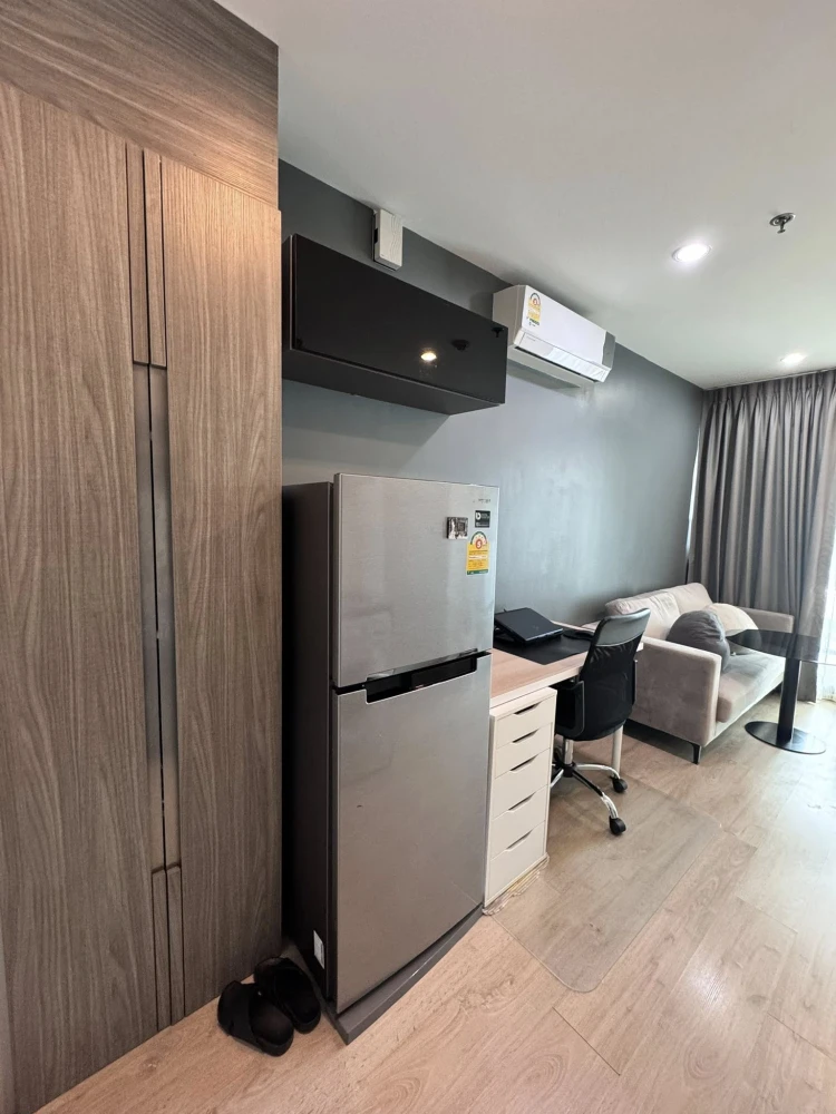 For sale Ideo Wutthakat 1 bedroom 1 bathroom, comes with furniture and complete facilities. Hurry and reserve now!