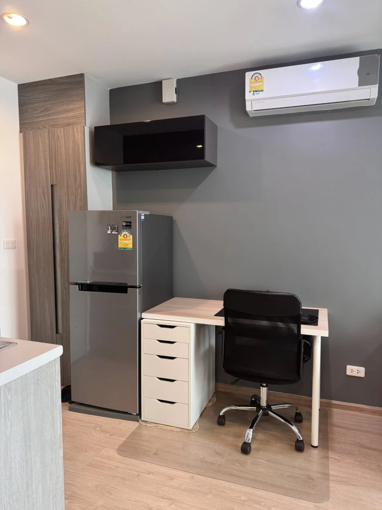 For sale Ideo Wutthakat 1 bedroom 1 bathroom, comes with furniture and complete facilities. Hurry and reserve now!
