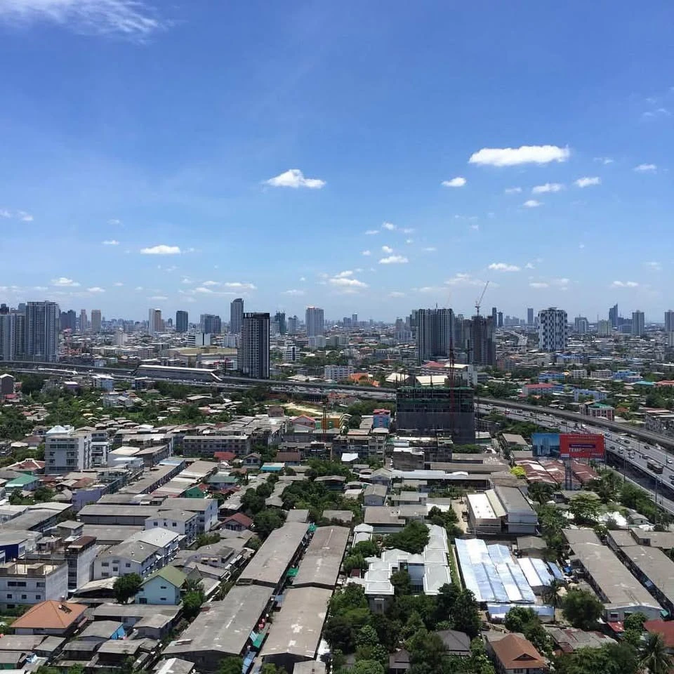 Selling Ideo Wutthakat condo, very high floor, 2 bedrooms, fully furnished (ready to move in).