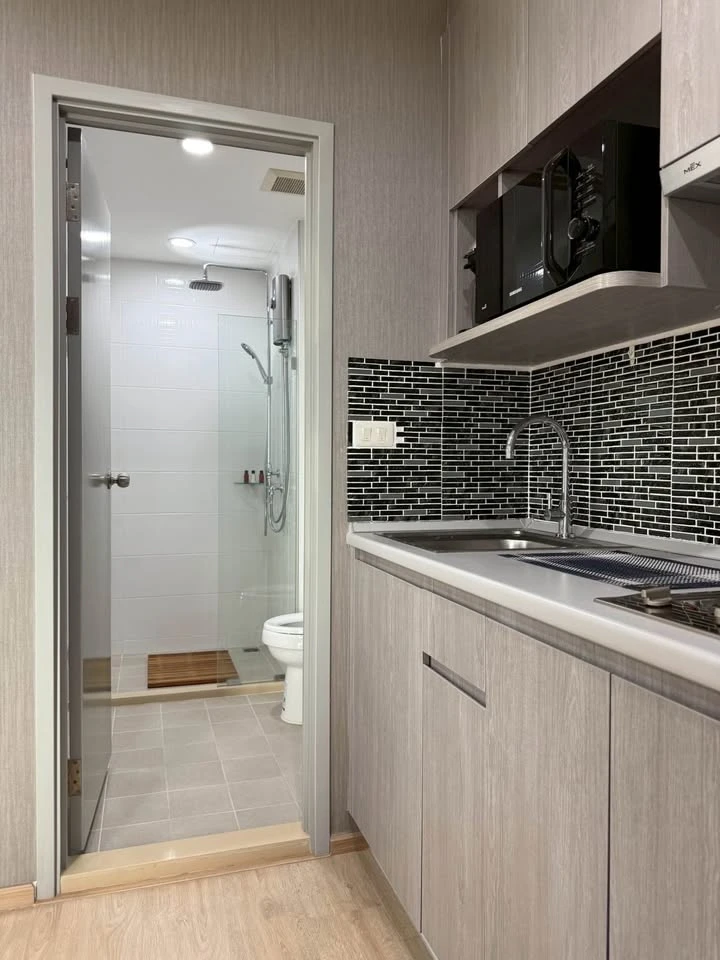 Selling Ideo Wutthakat condo, very high floor, 2 bedrooms, fully furnished (ready to move in).