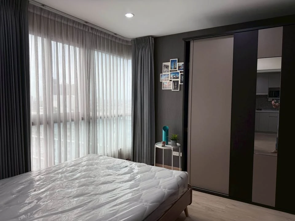 Selling Ideo Wutthakat condo, very high floor, 2 bedrooms, fully furnished (ready to move in).