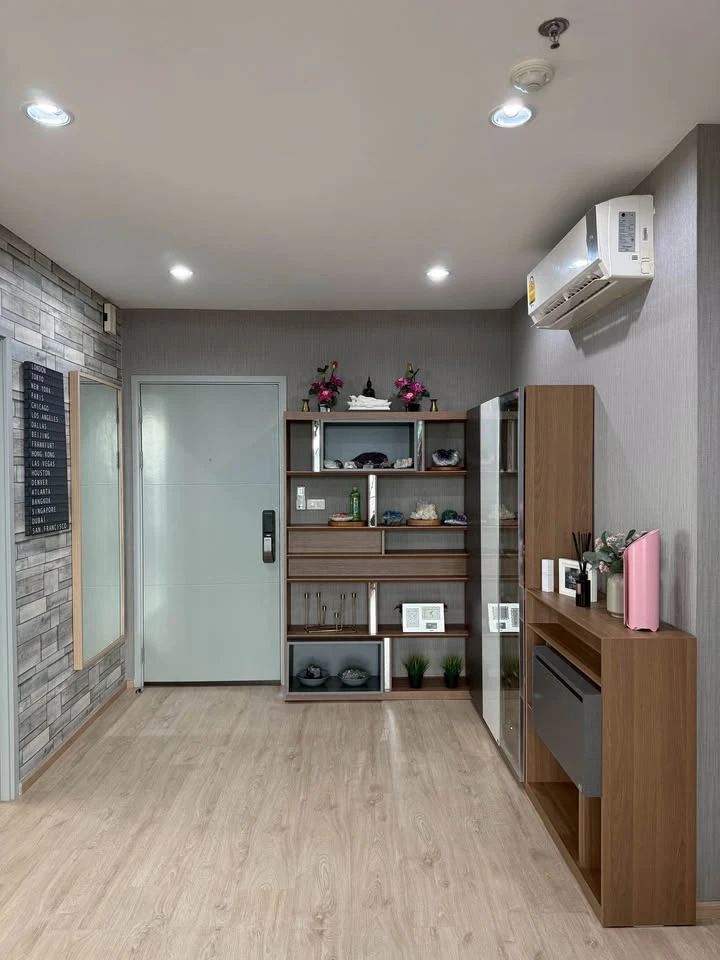 Selling Ideo Wutthakat condo, very high floor, 2 bedrooms, fully furnished (ready to move in).