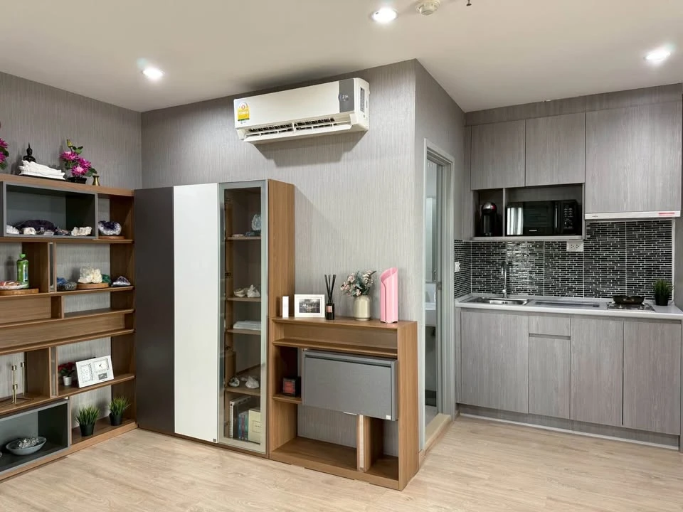 Selling Ideo Wutthakat condo, very high floor, 2 bedrooms, fully furnished (ready to move in).