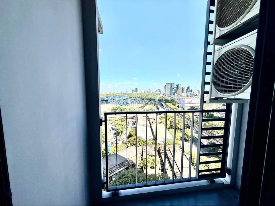 IDEO Phahonyothin-Chatuchak for sale, 18th floor, size 36.01 sq m., next to BTS Saphan Khwai, move in now, don't hesitate.